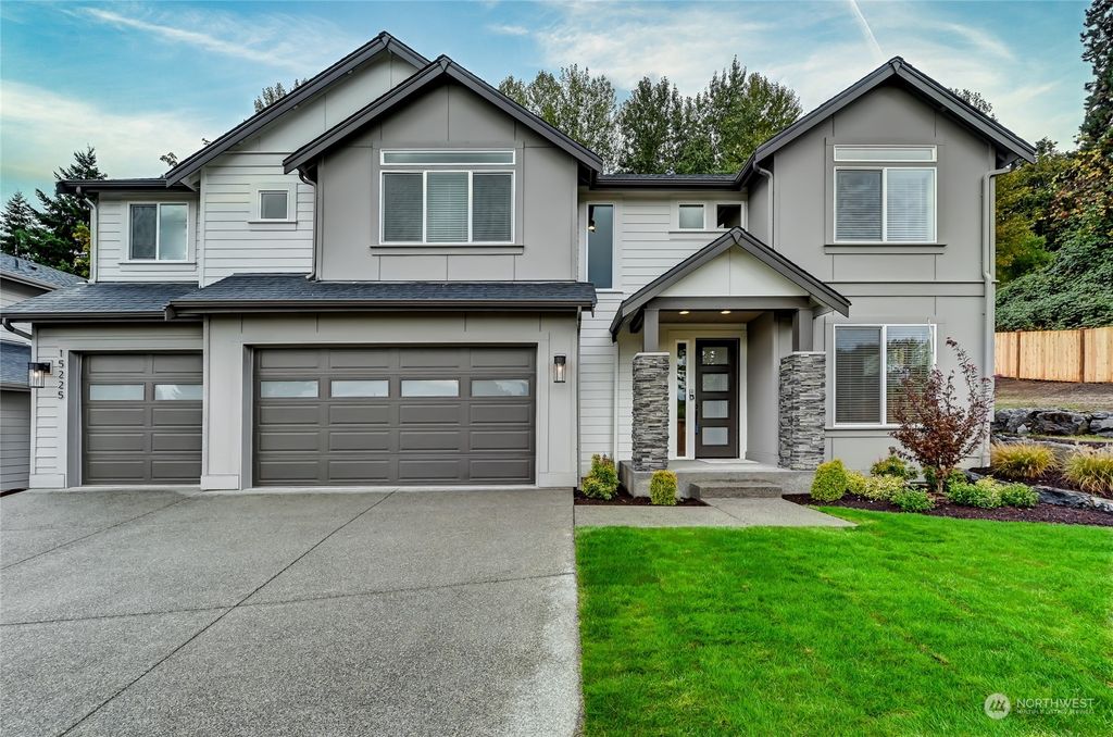 Photo of 15225 51st Avenue S, Tukwila, WA 98168 (MLS # 2170111)