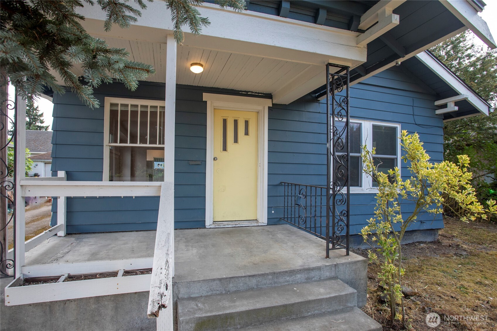 520 E Division Lane
