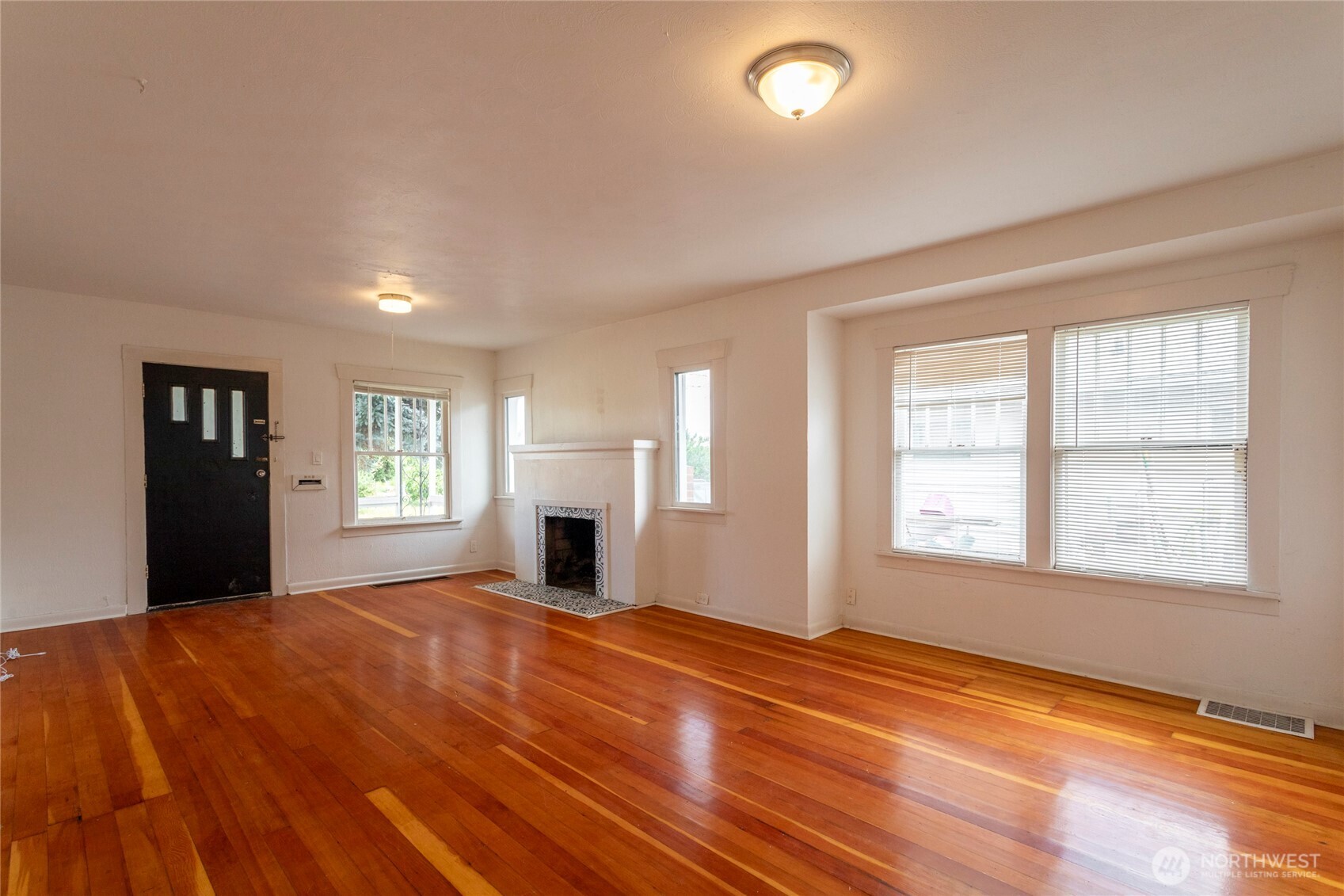 520 E Division Lane