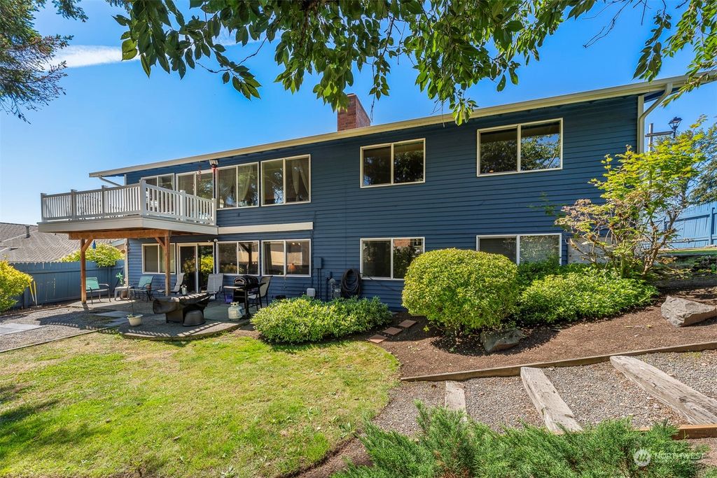 Photo of 32902 3rd Avenue SW, Federal Way, WA 98023 (MLS # 2308092)