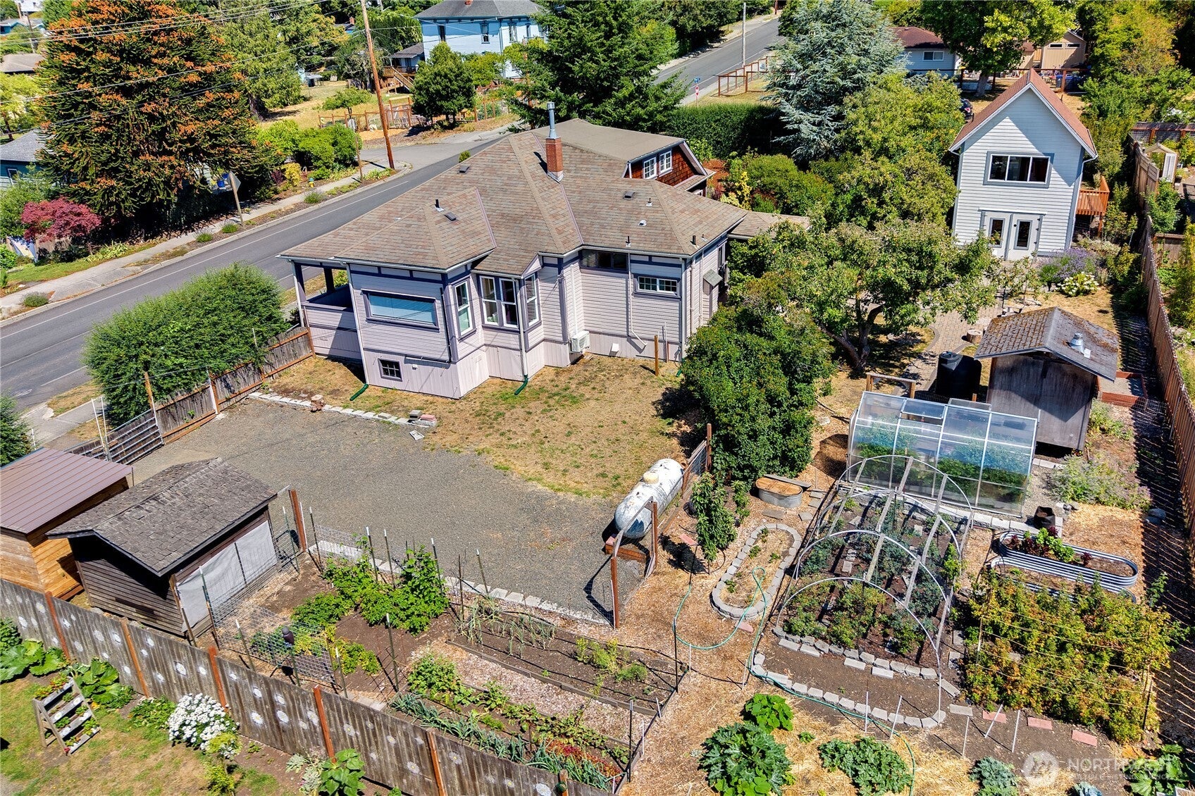 611 Rose Street