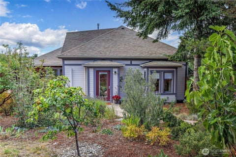 Photo of 611 Rose Street, Port Townsend, WA 98368 (MLS # 2561002)