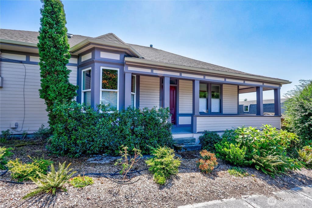 Photo of 611 Rose Street, Port Townsend, WA 98368 (MLS # 2561002)