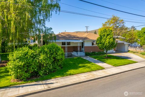 Photo of 257 D Street NW, Ephrata, WA 98823 (MLS # 2513820)