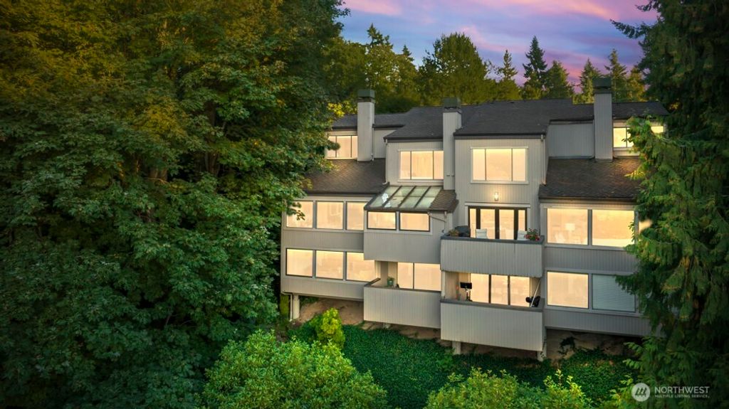 Photo of 4617 103rd Lane NE, Kirkland, WA 98033 (MLS # 2467367)