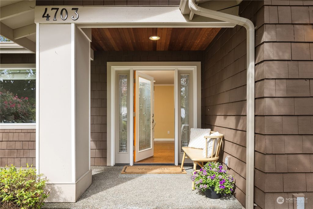 Photo of 4703 91st Avenue SE, Mercer Island, WA 98040 (MLS # 2229940)