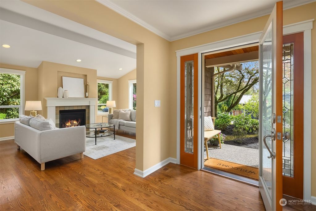 Photo of 4703 91st Avenue SE, Mercer Island, WA 98040 (MLS # 2229940)