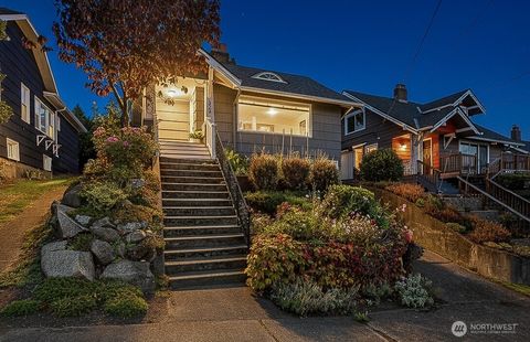 Photo of 324 NE 52nd Street, Seattle, WA 98105 (MLS # 2444086)