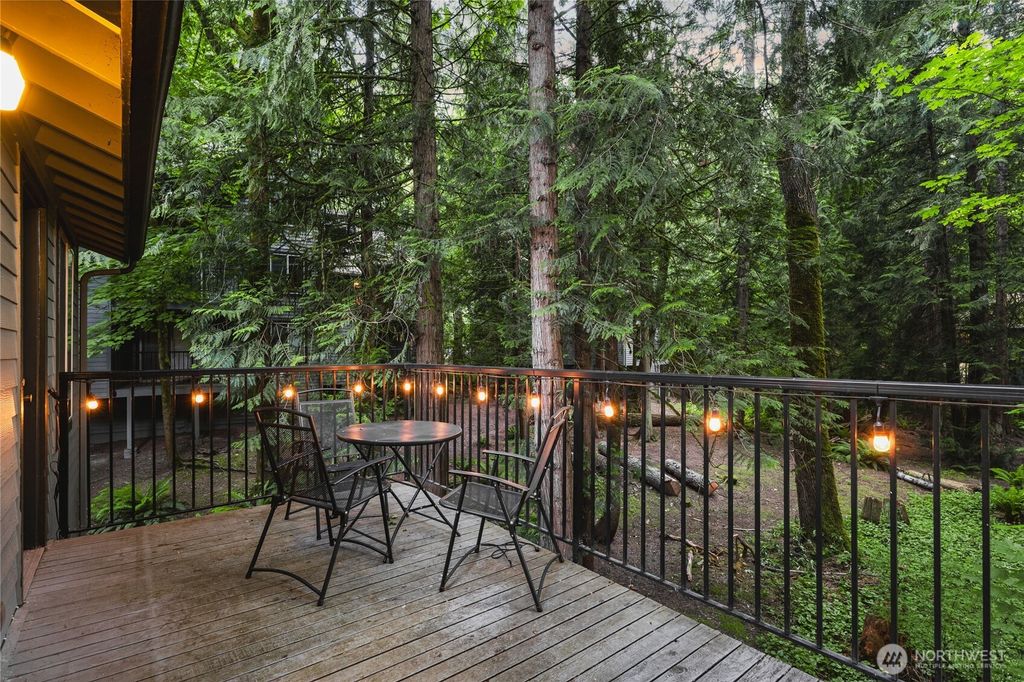 Photo of 8007 146th Avenue NE #D28, Redmond, WA 98052 (MLS # 2387063)