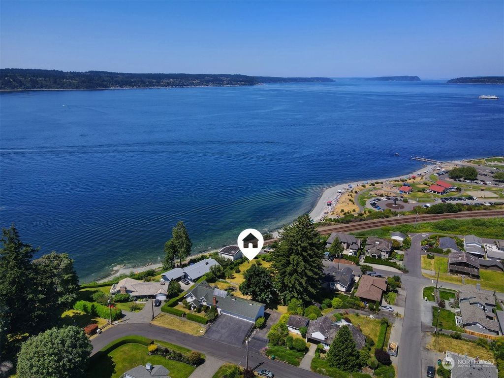Photo of 405 4th Street, Mukilteo, WA 98275 (MLS # 2266839)