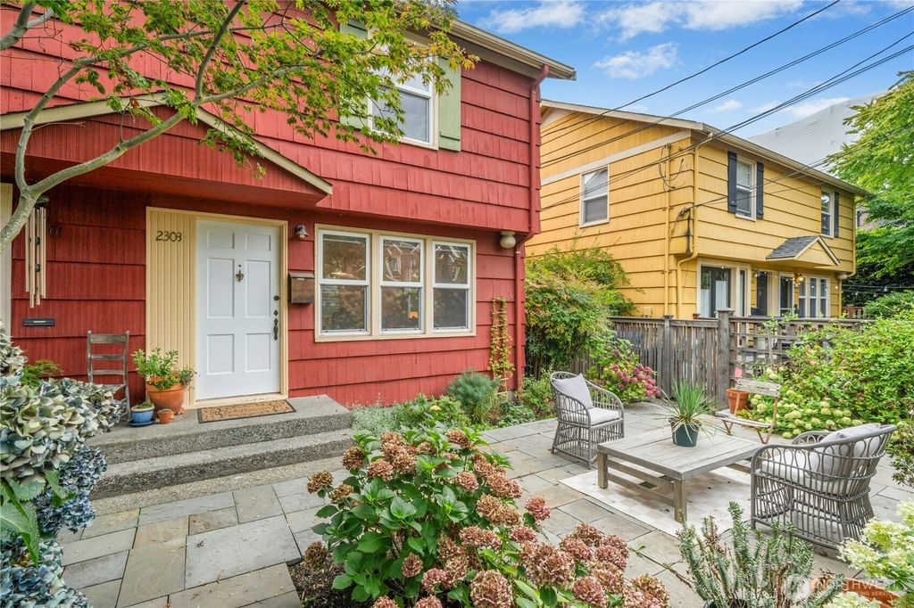 Photo of 2303 Minor Avenue E, Seattle, WA 98102 (MLS # 2423387)