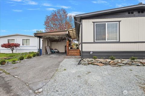 Photo of 2600 E Division Street #91, Mount Vernon, WA 98274 (MLS # 2524685)