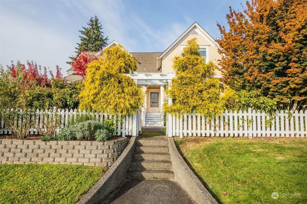 Photo of 1504 Fourth Street, Snohomish, WA 98290 (MLS # 2309829)