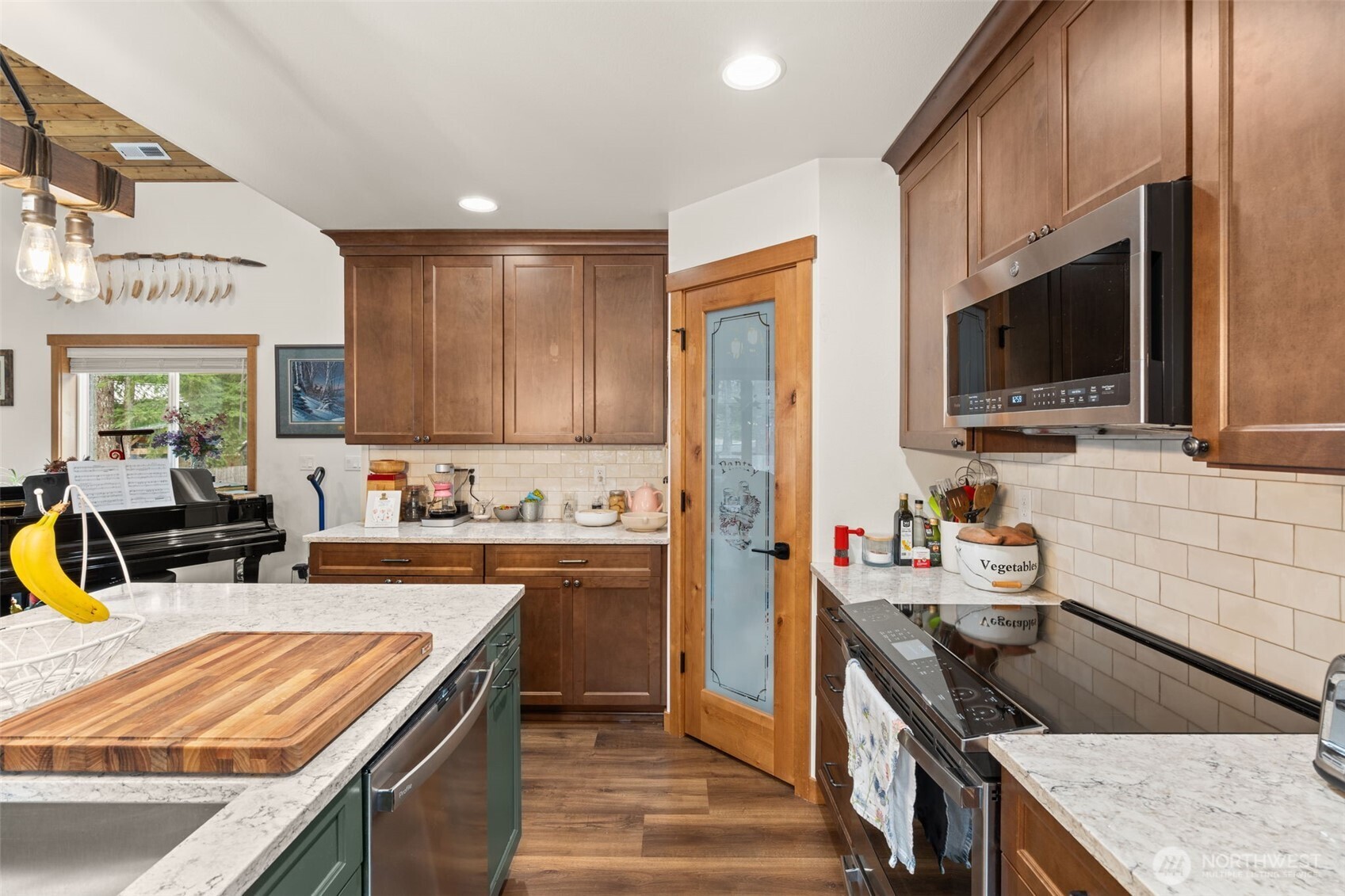 103 Mountain View Lane S