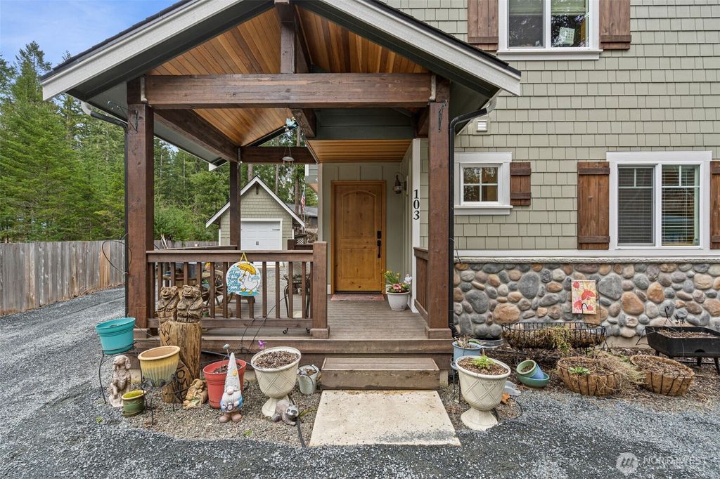 Photo of 103 Mountain View Lane S, Packwood, WA 98361 (MLS # 2502715)