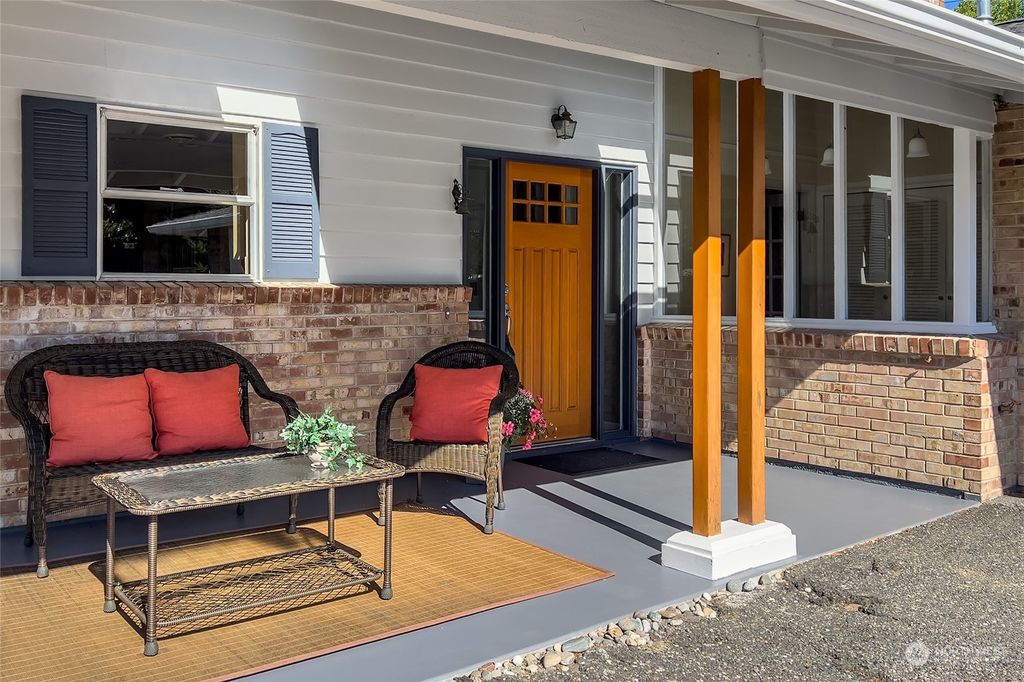 Photo of 1535 10th Place N, Edmonds, WA 98020 (MLS # 2160893)