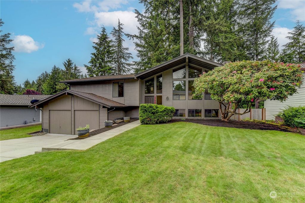 Photo of 17425 156th Place SE, Renton, WA 98058 (MLS # 2251643)