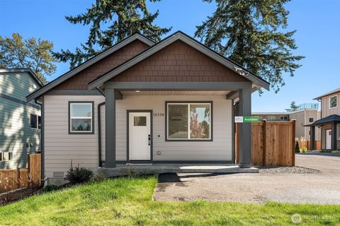 Photo of 12330 13th Place SW #2C, Burien, WA 98146 (MLS # 2440009)