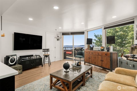 Photo of 507 W Mercer St ST #401, Seattle, WA 98119 (MLS # 2534527)