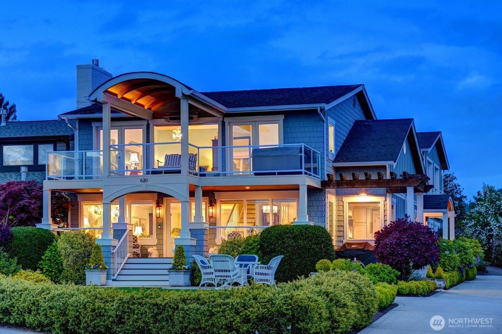 Photo of 620 Sunset Avenue N, Edmonds, WA 98020 (MLS # 2376761)