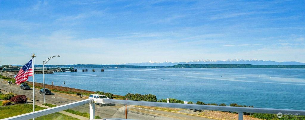 Photo of 620 Sunset Avenue N, Edmonds, WA 98020 (MLS # 2376761)
