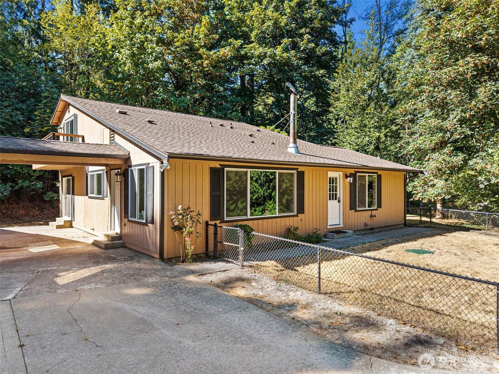 Photo of 4562 SE Burley Olalla Road, Olalla, WA 98359 (MLS # 2572704)