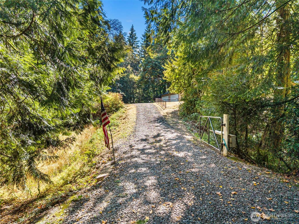 Photo of 4562 SE Burley Olalla Road, Olalla, WA 98359 (MLS # 2572704)