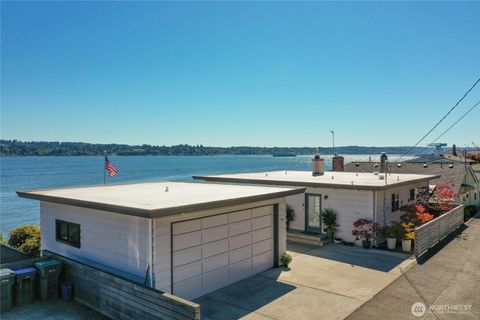 Photo of 711 Shore Drive, Bremerton, WA 98310 (MLS # 2488560)