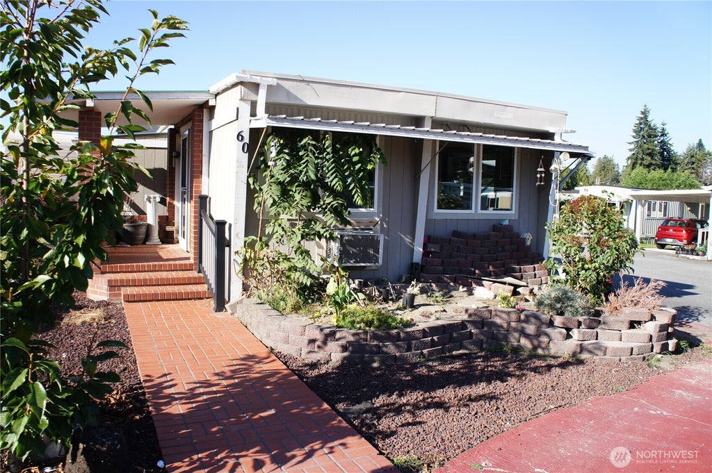Photo of 18501 52nd Ave W AVE #60, Lynnwood, WA 98037 (MLS # 2585070)
