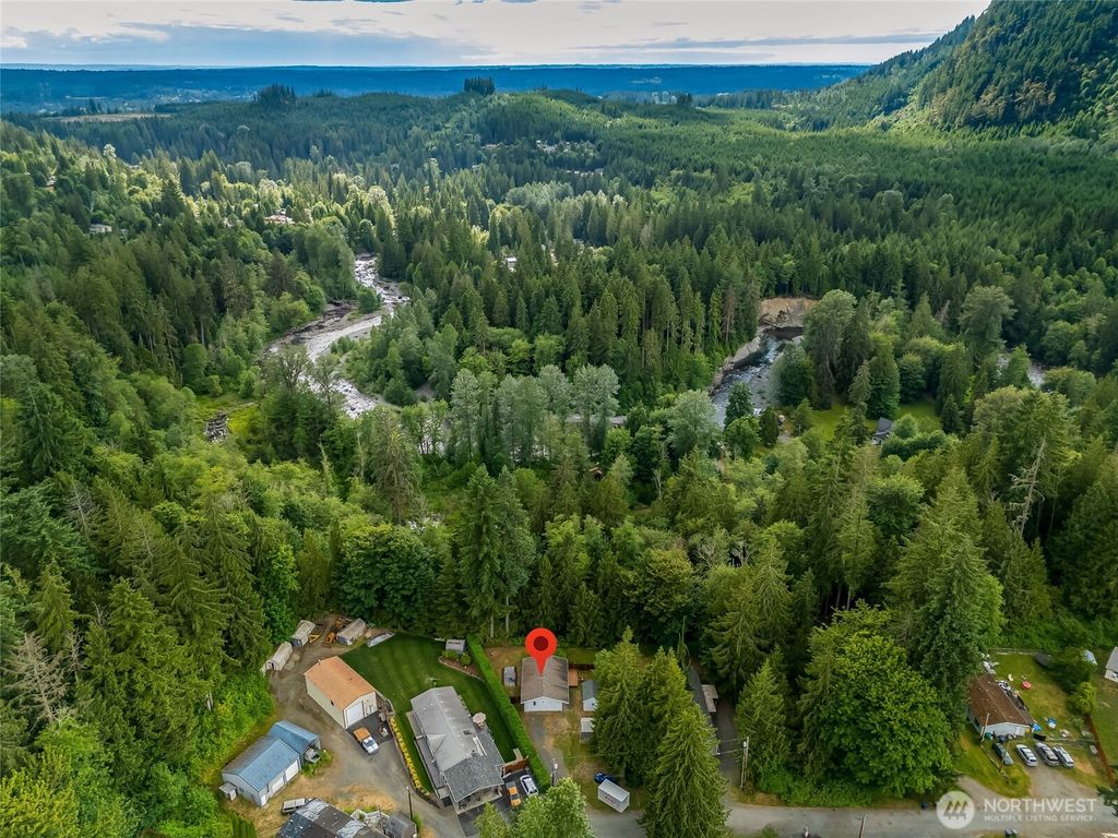 Photo of 13020 W Loop View Drive, Granite Falls, WA 98252 (MLS # 2395584)