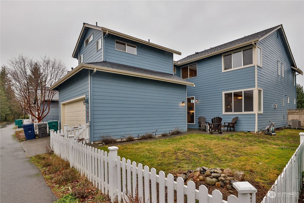 Photo of 7221 Thompson Avenue SE, Snoqualmie, WA 98065 (MLS # 2195620)
