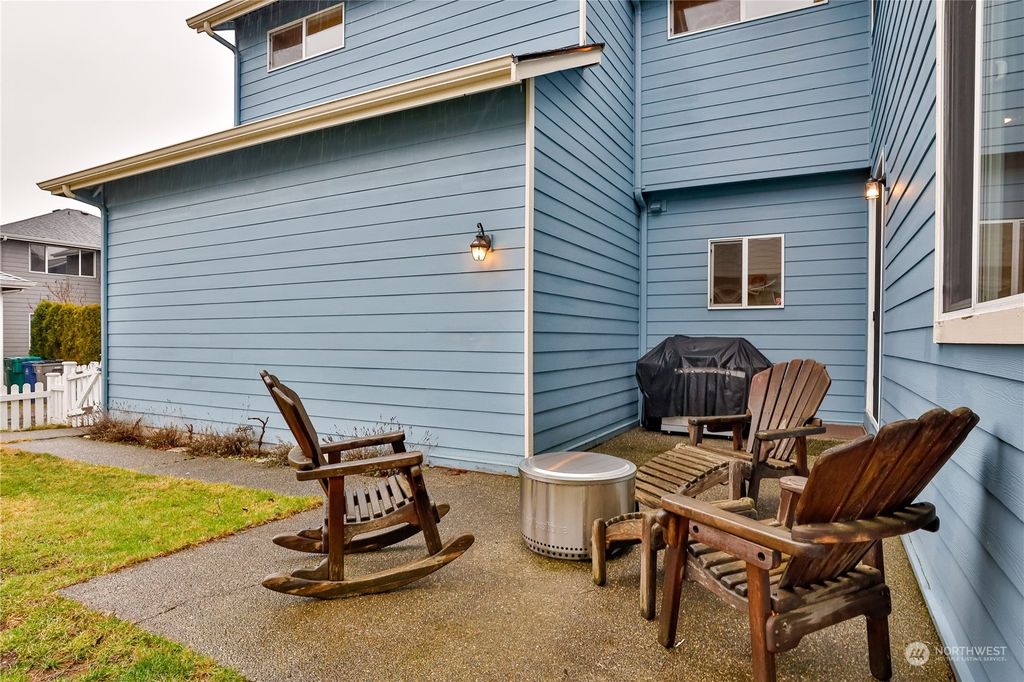 Photo of 7221 Thompson Avenue SE, Snoqualmie, WA 98065 (MLS # 2195620)