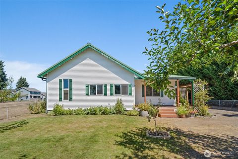 Photo of 1405 Joyce Lane, Centralia, WA 98531 (MLS # 2403321)