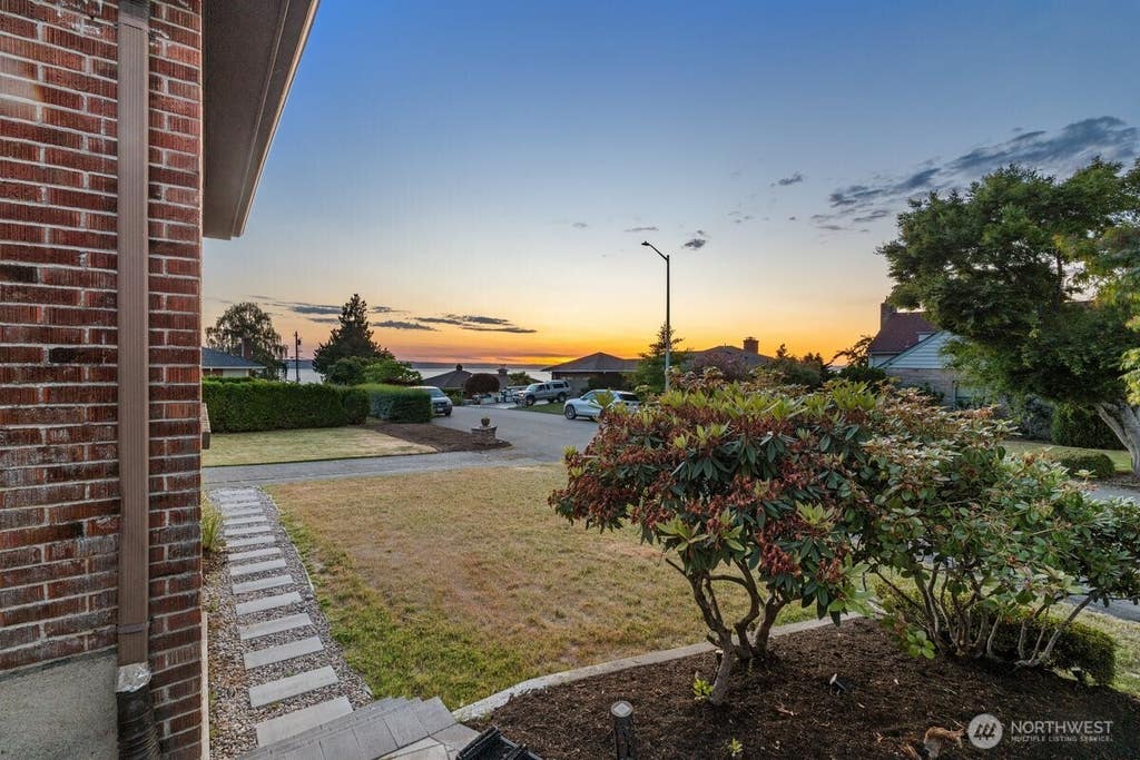 Photo of 422 Crown Drive, Everett, WA 98203 (MLS # 2544301)
