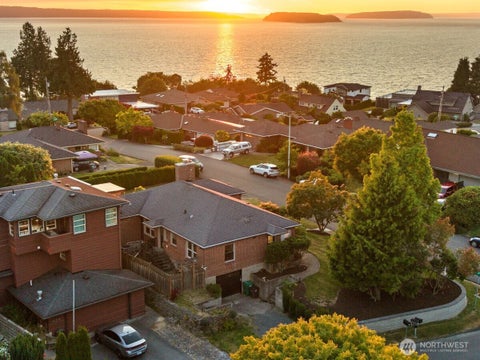 Photo of 422 Crown Drive, Everett, WA 98203 (MLS # 2544301)