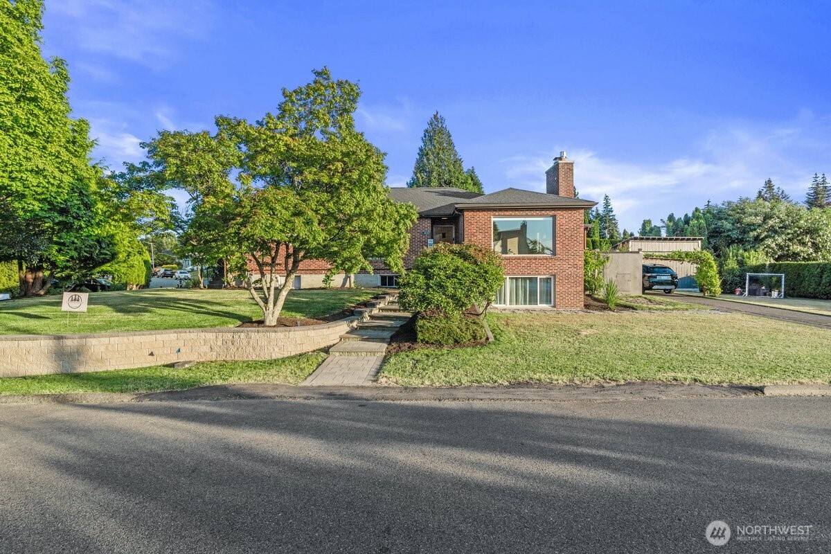 422 Crown Drive