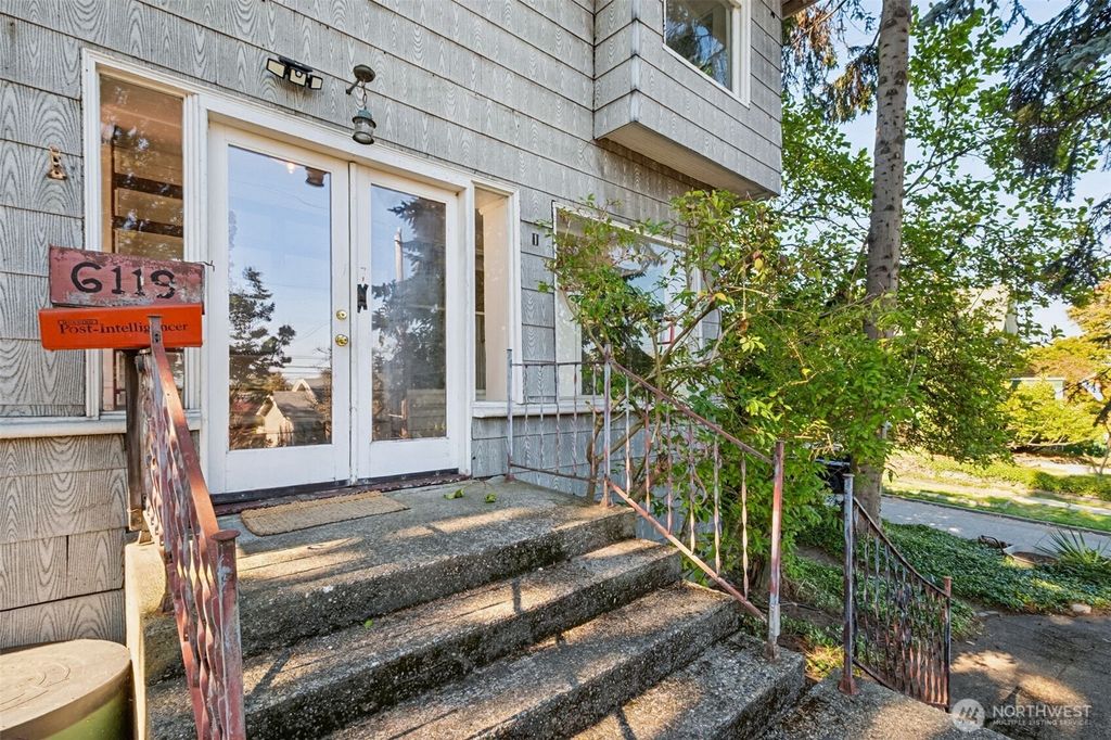 Photo of 6119 Latona Avenue NE, Seattle, WA 98115 (MLS # 2443961)