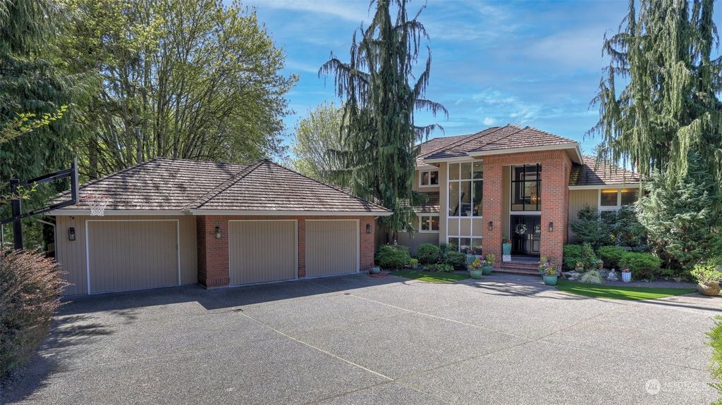 Photo of 13621 209th Avenue NE, Woodinville, WA 98077 (MLS # 2272665)