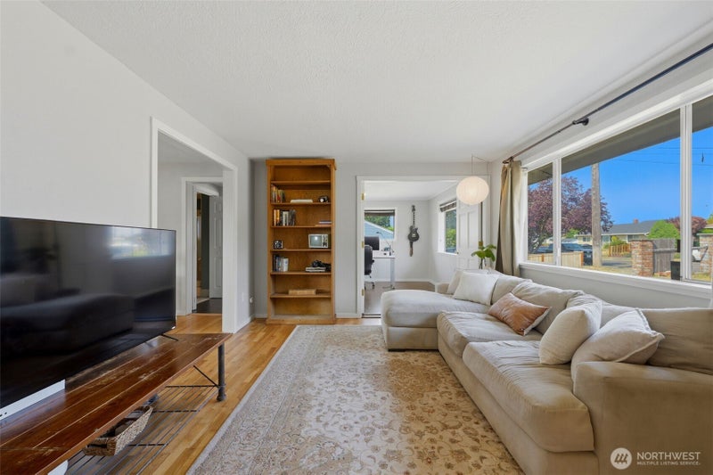 4306 N Highland Avenue
