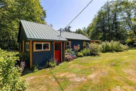 Photo of 1135 Lake Samish Road, Bellingham, WA 98229 (MLS # 2555561)