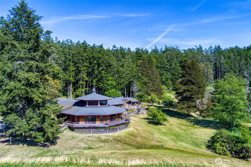 206 Hawthorne Lane
