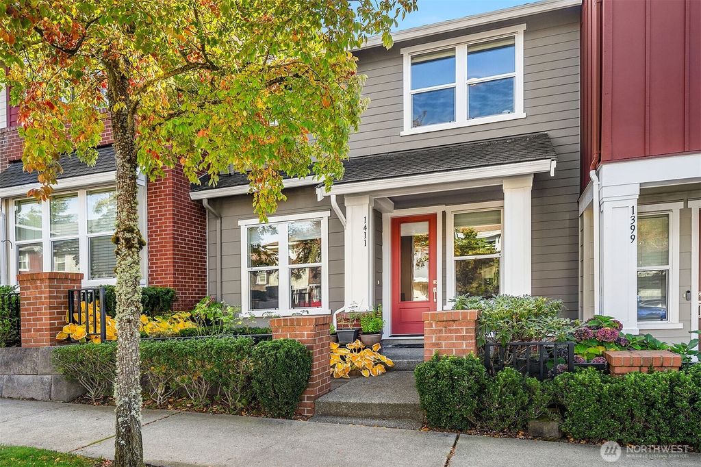 Photo of 1411 NE Hickory Lane, Issaquah, WA 98029 (MLS # 2421959)