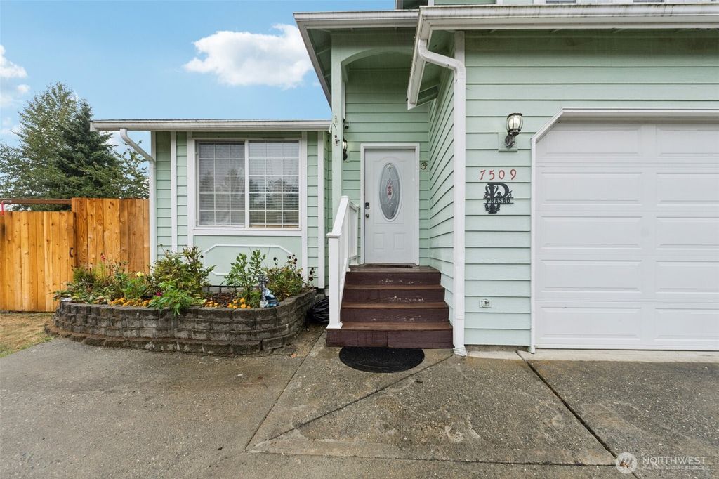 Photo of 7509 54th Place NE, Marysville, WA 98270 (MLS # 2430723)