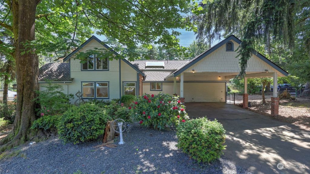 Photo of 12918 172nd Avenue SE, Renton, WA 98059 (MLS # 2076670)