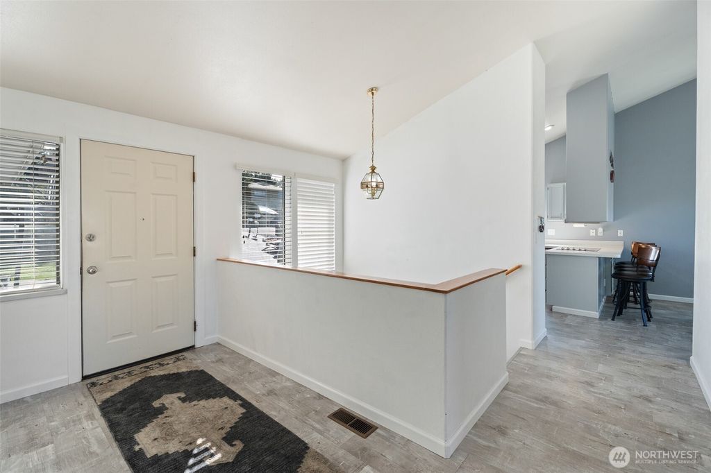 Photo of 1716 N Anne Avenue, East Wenatchee, WA 98802 (MLS # 2484659)