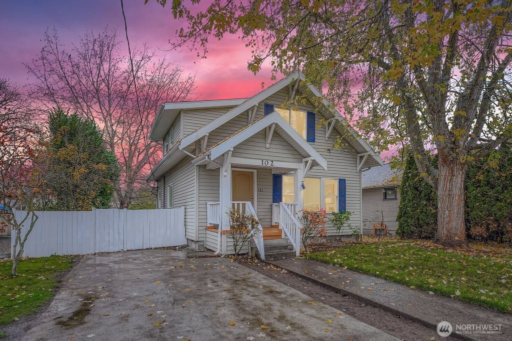 Photo of 102 N Street NE, Auburn, WA 98002 (MLS # 2584857)