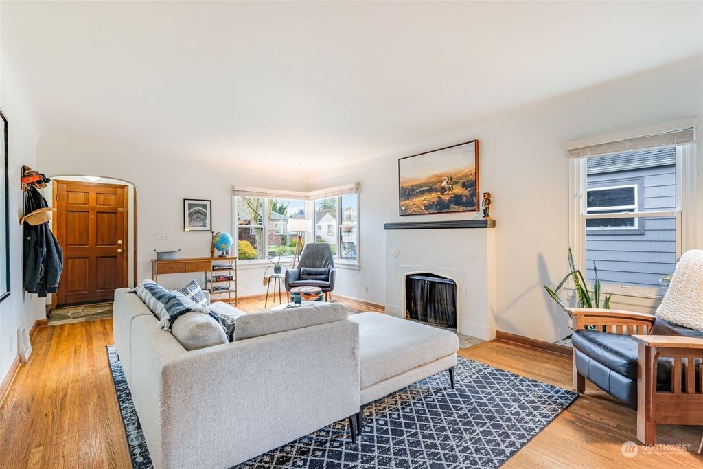 Photo of 8055 22nd Avenue NW, Seattle, WA 98117 (MLS # 2202878)