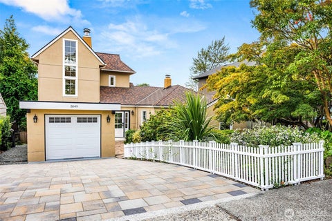 Photo of 5049 Pullman Avenue NE, Seattle, WA 98105 (MLS # 2582738)