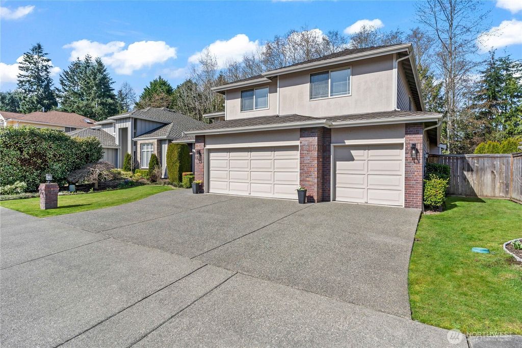 Photo of 518 SW 352nd Street, Federal Way, WA 98023 (MLS # 2348607)