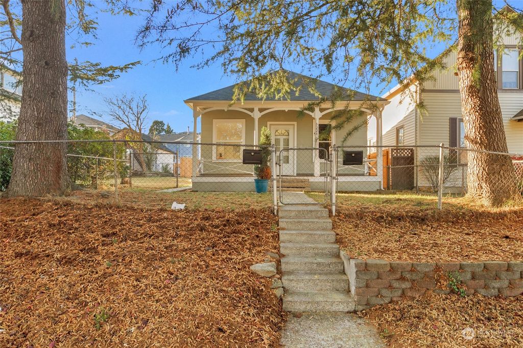 Photo of 3224 Oakes Avenue #A, Everett, WA 98201 (MLS # 2016854)